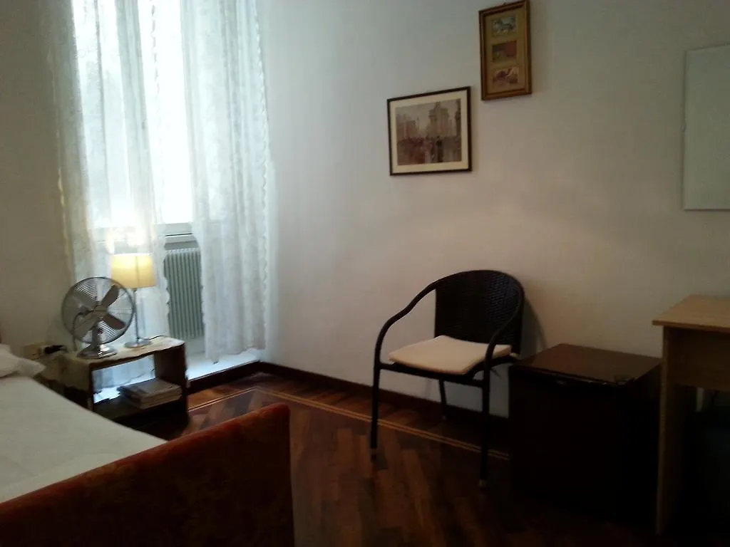 Hostel Hard Rock Rooms Rom Italien